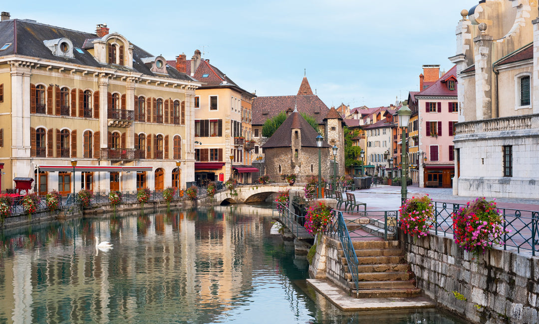 5 Stunning Canal Cities Around the World