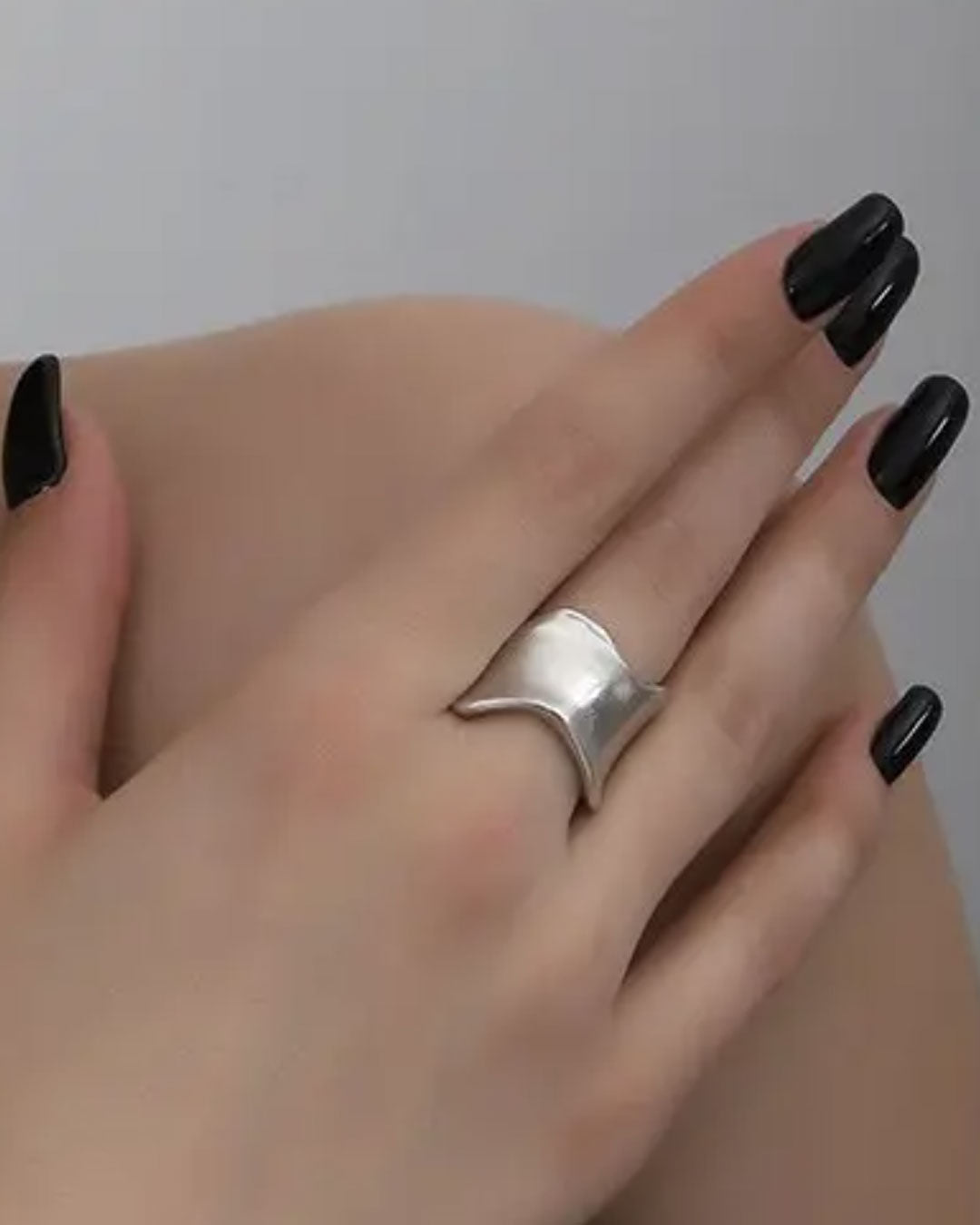 Adjustable silver wave ring