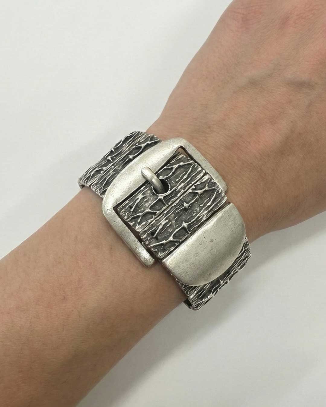 Distressed Pewter Belt-Inspired Stretch Bracelet