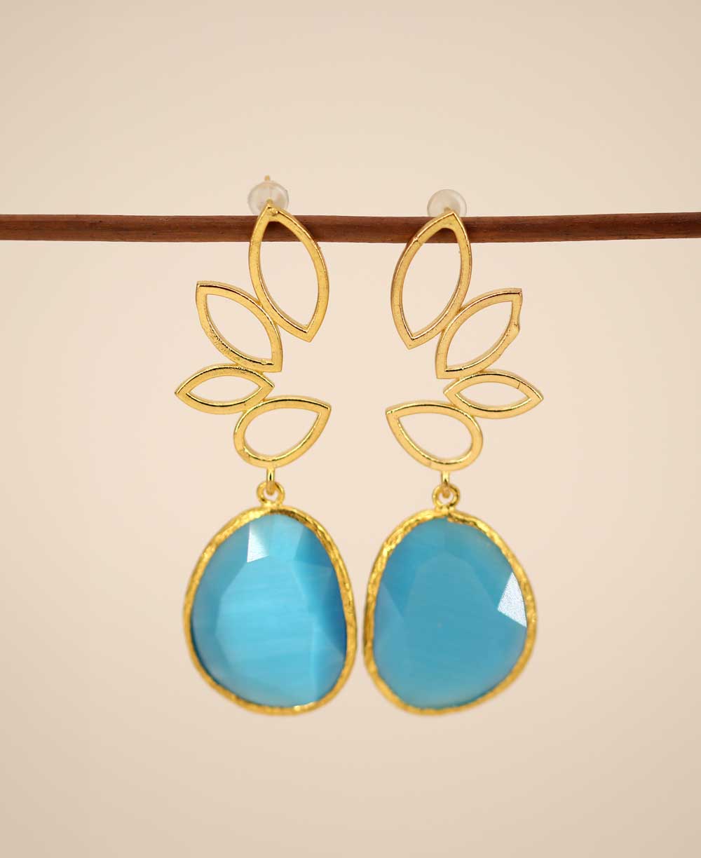 Cat's Eye Glass Flower Earrings
