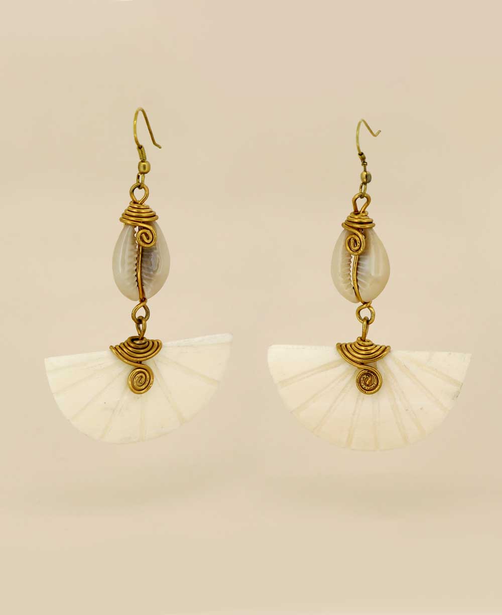 AF-E20 Cream and Gold-tone Earrings