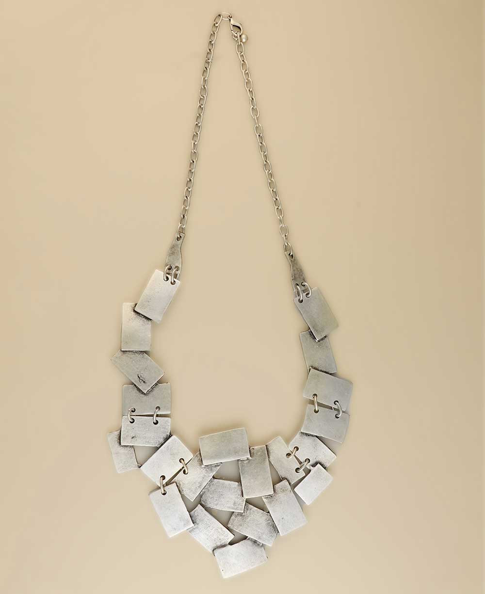 Lead- and nickel-free pewter zinc alloy necklace with adjustable length.