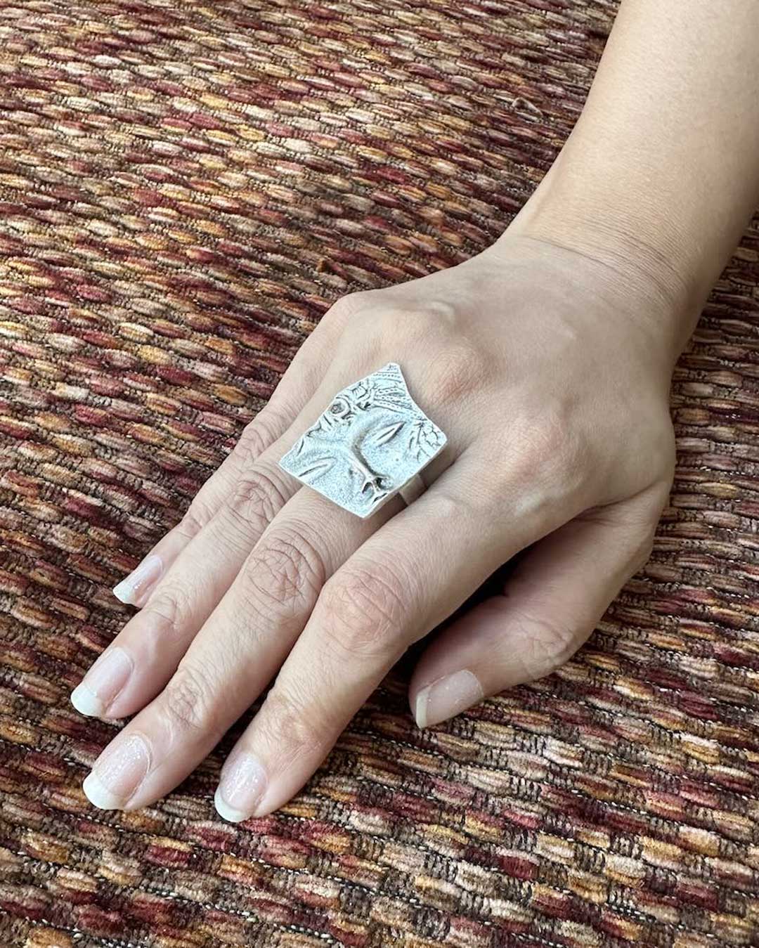 Side-Facing Adjustable Ring