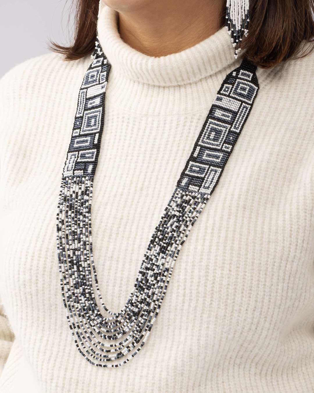 Black & White Glass Beaded Necklace