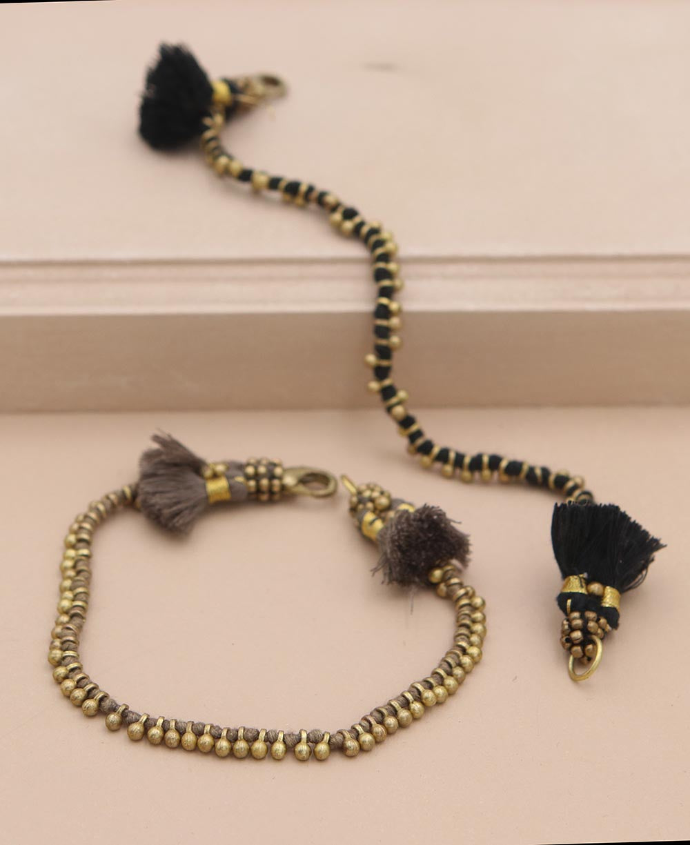 Golden Manaka Bracelet, India Black | Cultural Elements