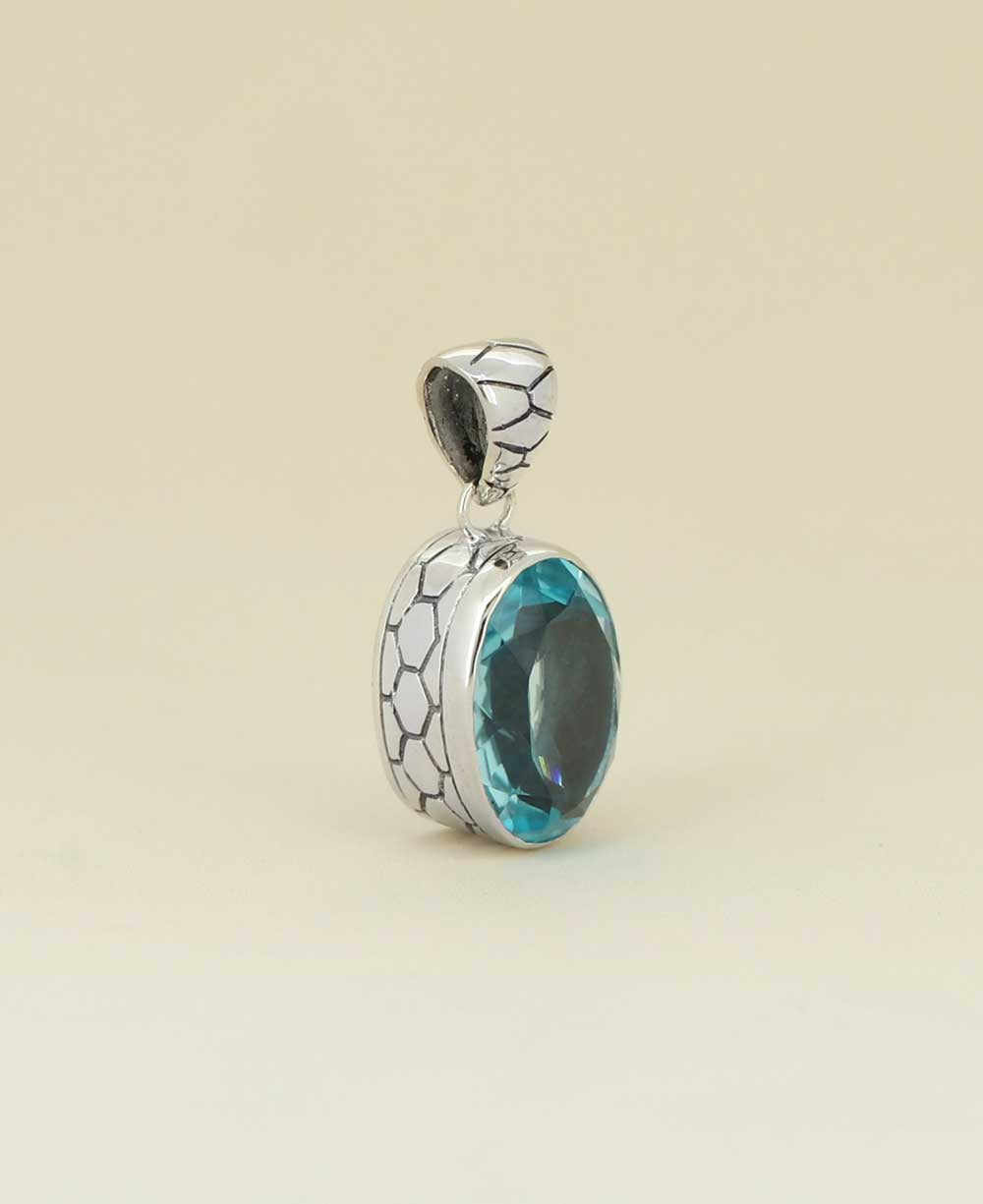 Handcrafted-silver-pendant-with-blue-topaz