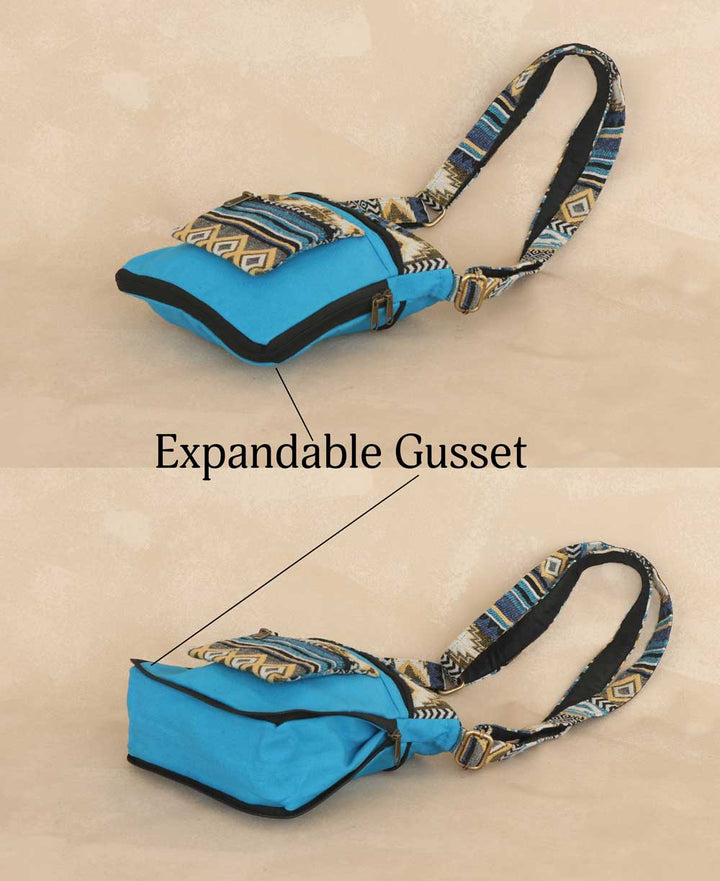 Expandable gusset for croosbody bag