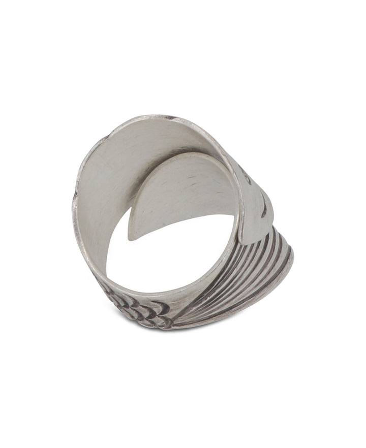 Backview of the hilltribe silver fish ring