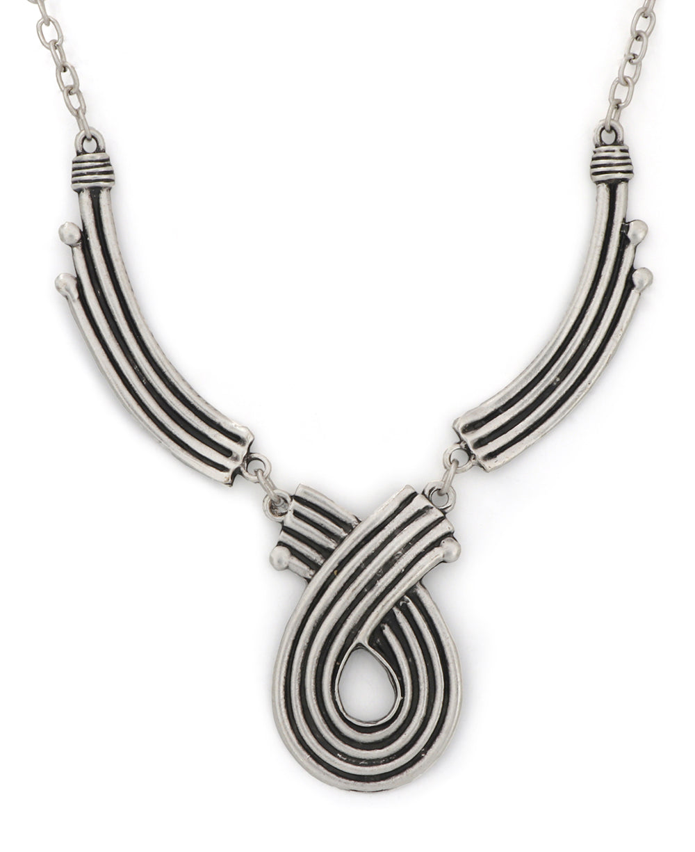 Organic lines statement necklace
