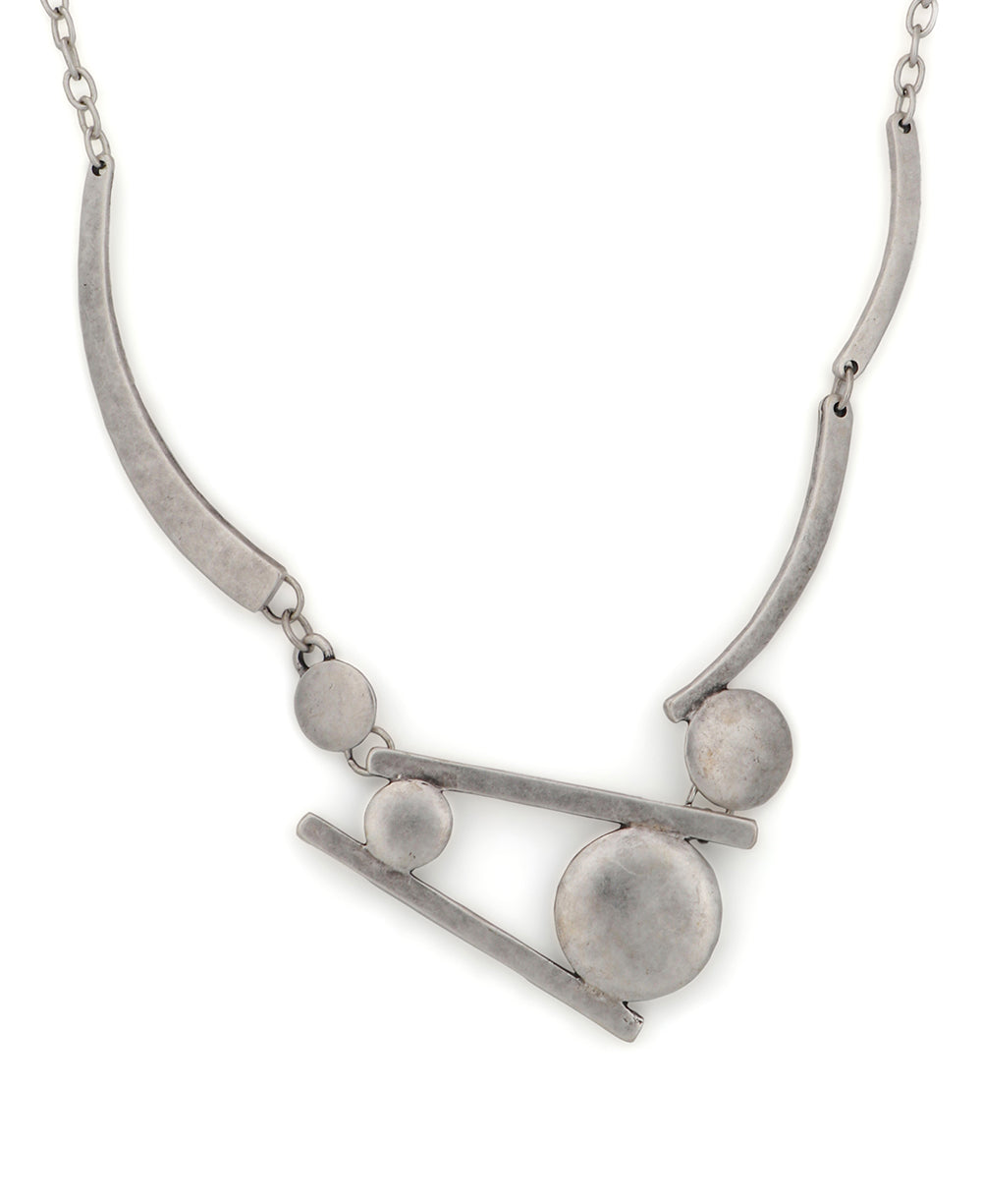 Asymmetric geometric necklace