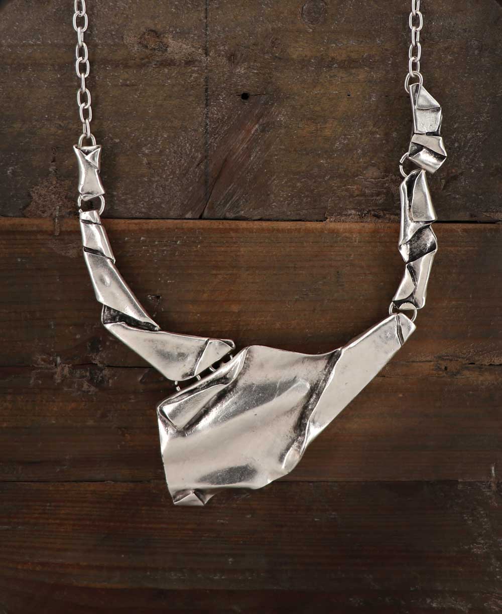 Paper curl necklace