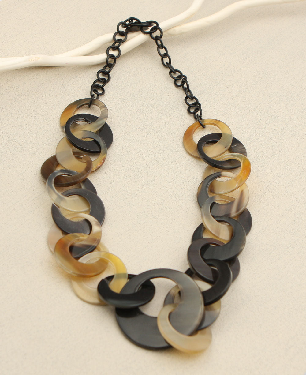 Lundar Mod Necklcae