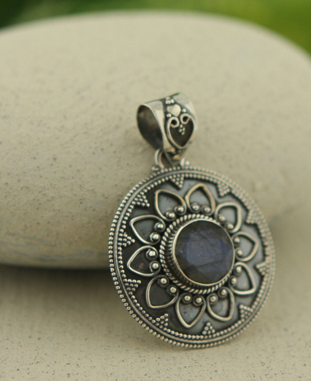Labradorite Floral Pendant